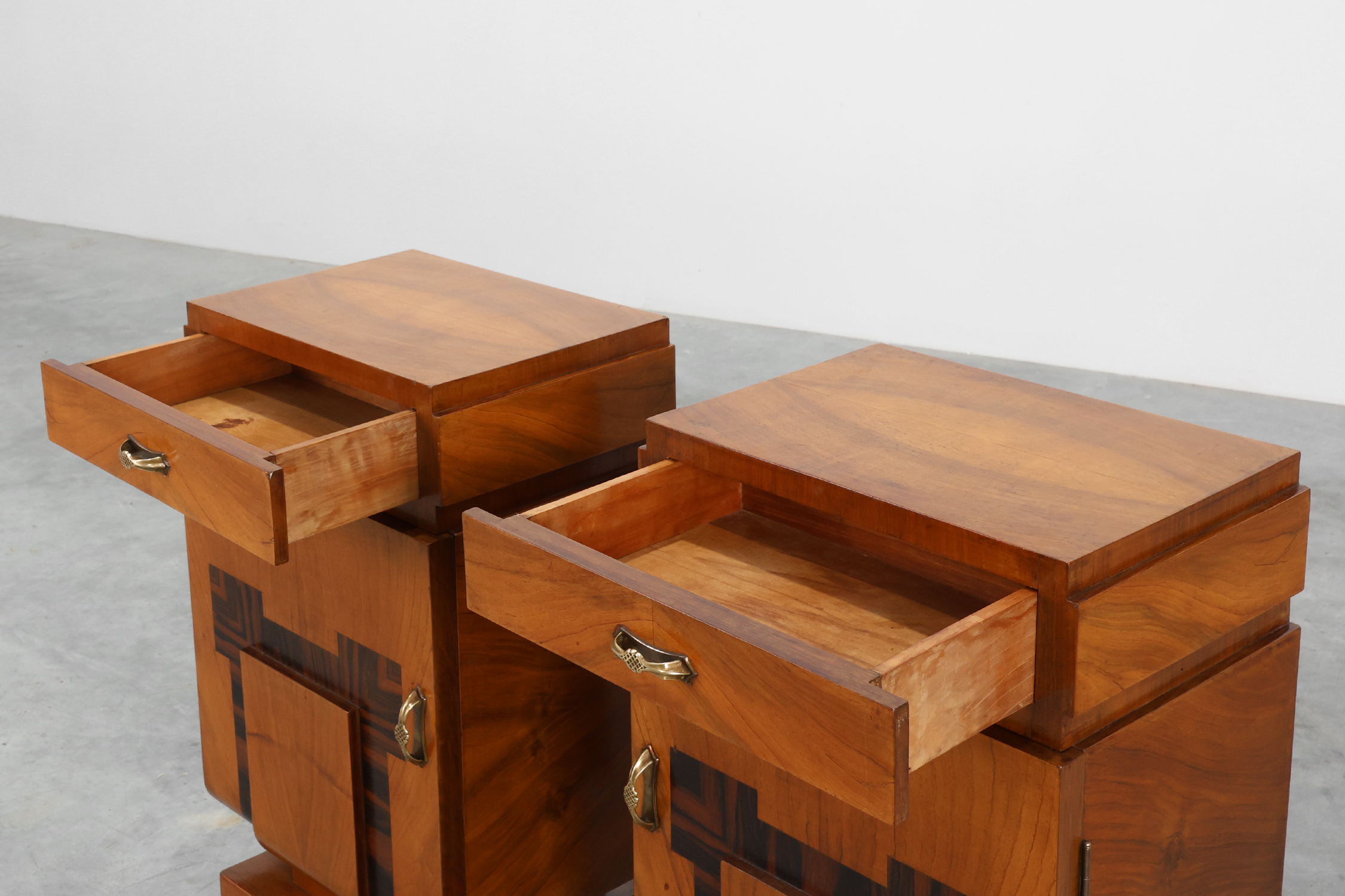 Set of Two Geometric Art Deco Wooden Nightstands, Italy 1920sthumbnail